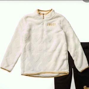 • JUICY COUTURE HEART EMBOSSED MICRO FLEECE •